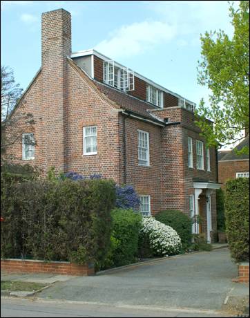 15 Holne Chase side